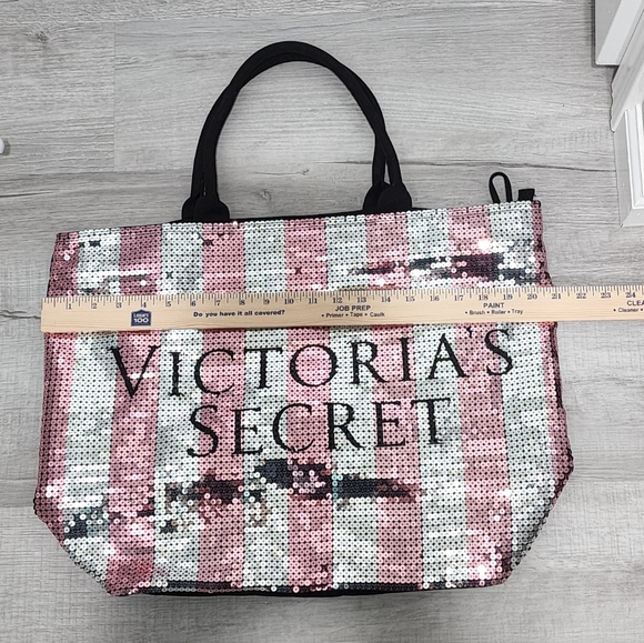 M.016- Victoria's Secret sequin striped tote bag. - Picture 5 of 8